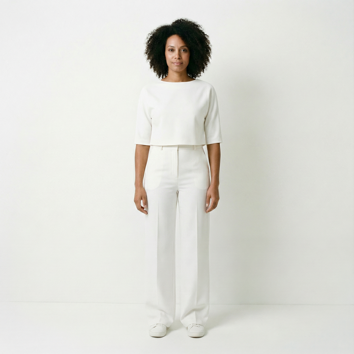 Saar – Elegant set med topp och raka byxor
