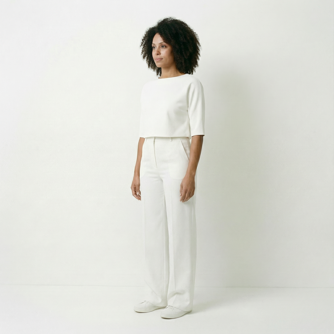 Saar – Elegant set med topp och raka byxor