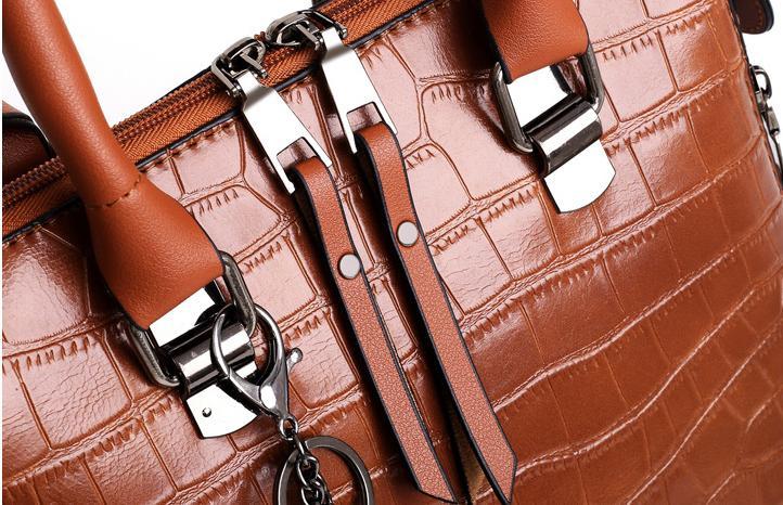 Elvira – Four-Piece Crocodile-Effect Bag Set