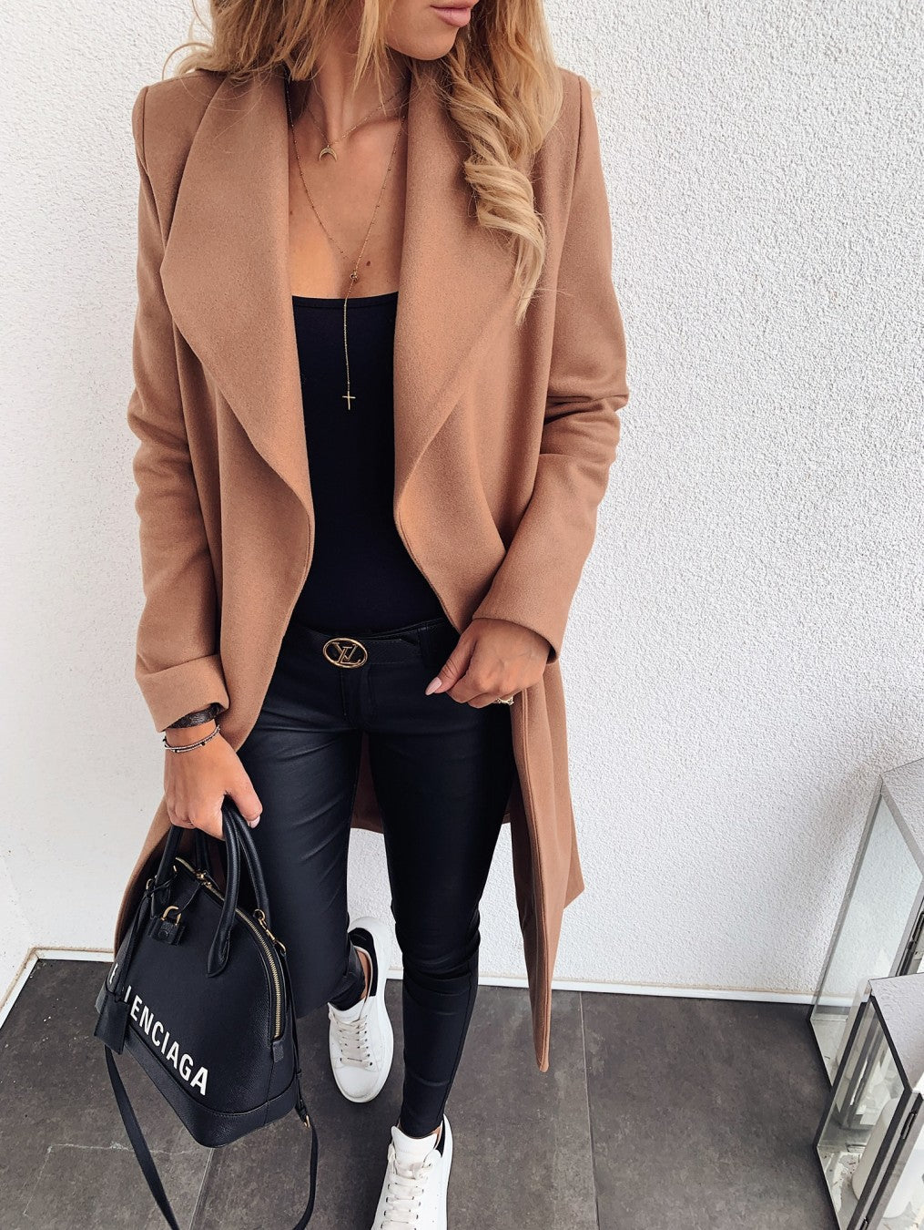 Elina – Tidlös kappa i elegant silhuett