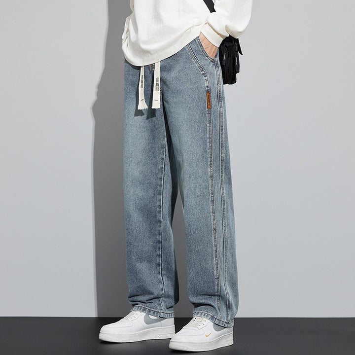 Viktor – Avslappnade vida jeans med modern känsla