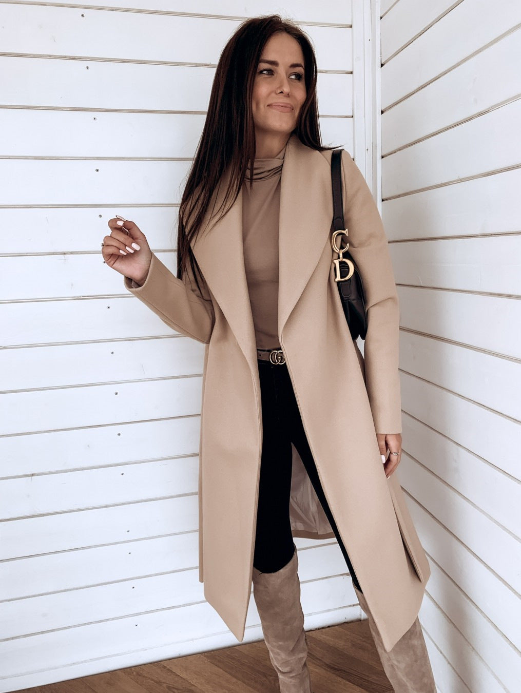 Elina – Tidlös kappa i elegant silhuett