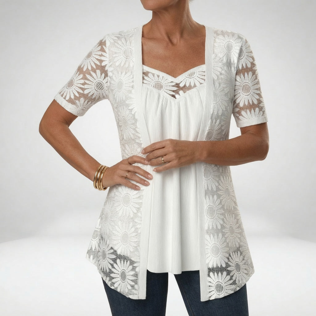 Aurelisse – Elegant topp med romantiska spetsdetaljer