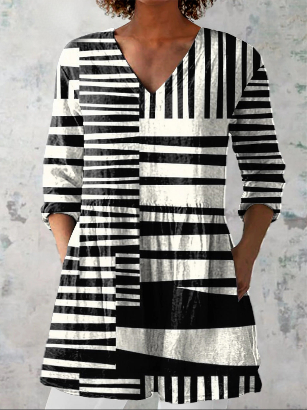 Deanie - Long Blouse with Bold Pattern
