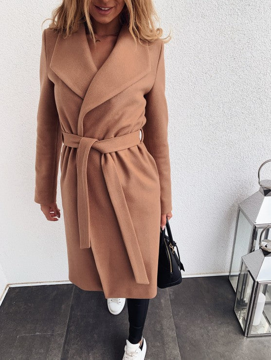 Elina – Tidlös kappa i elegant silhuett