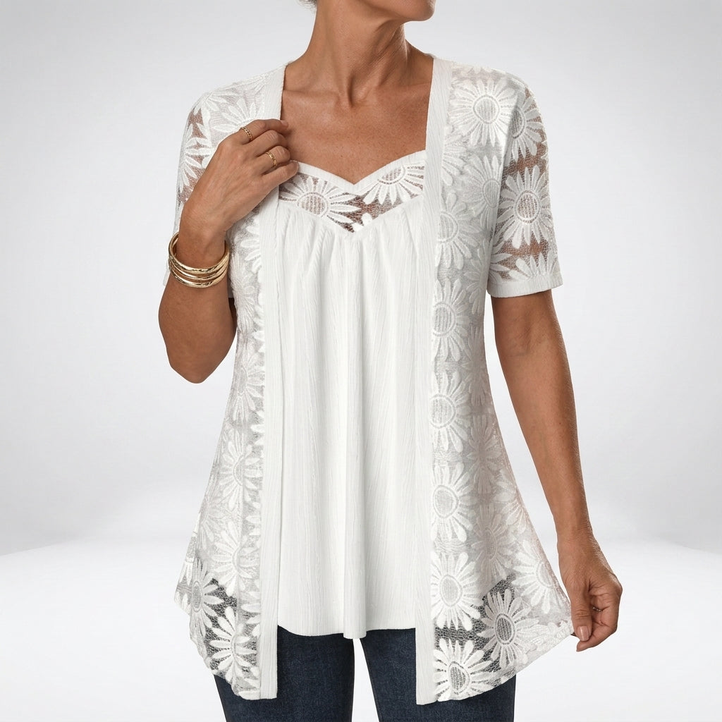 Aurelisse – Elegant topp med romantiska spetsdetaljer