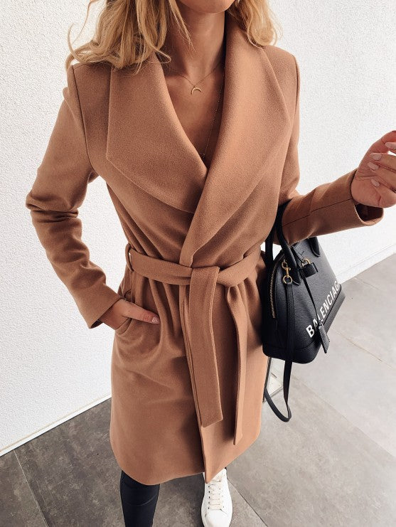 Elina – Tidlös kappa i elegant silhuett