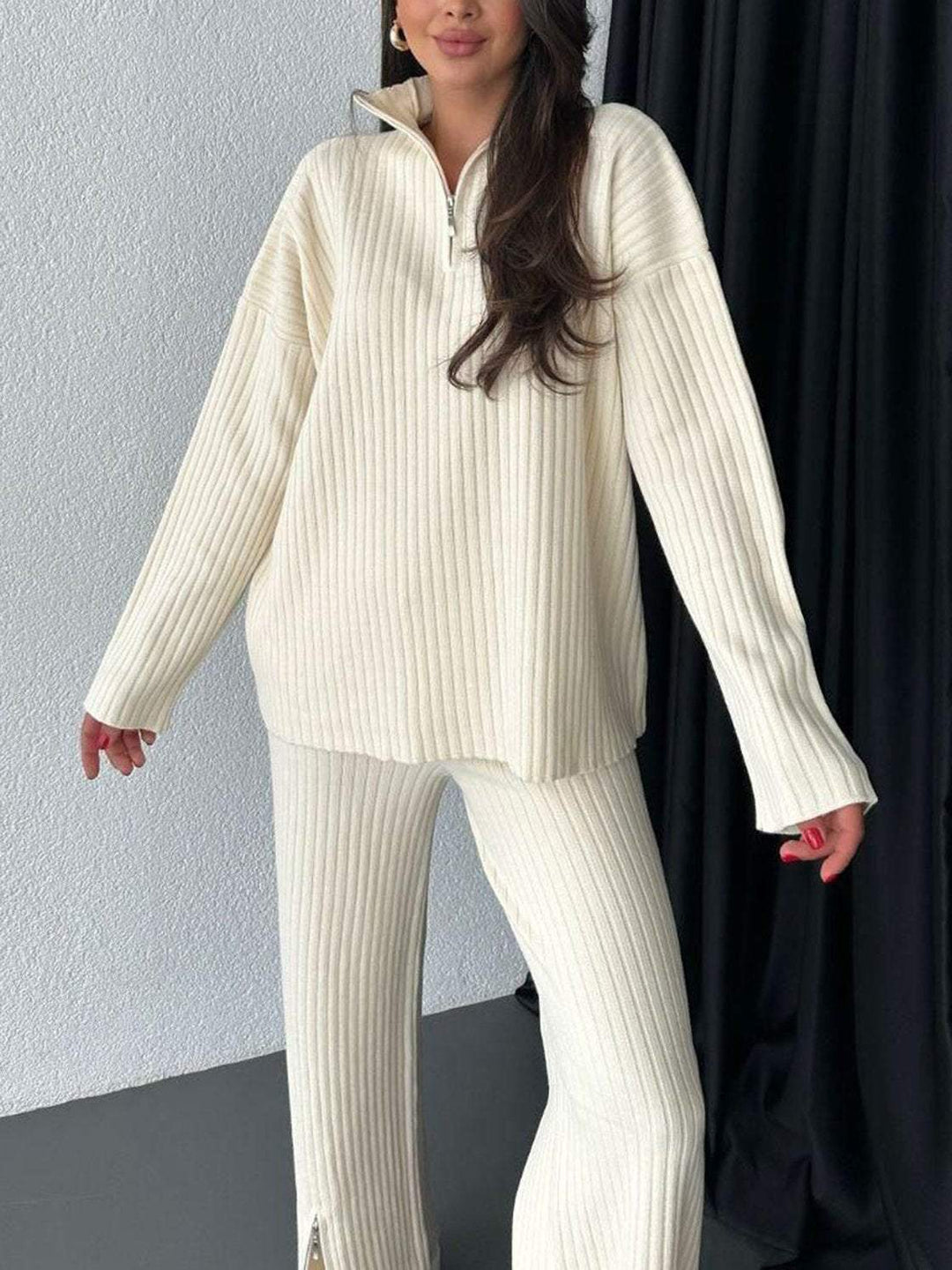 Livia - Bekvämt ribbstickat set för en stilren look