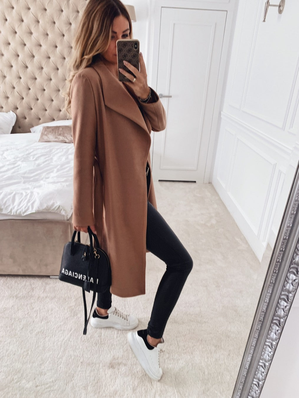 Elina – Tidlös kappa i elegant silhuett