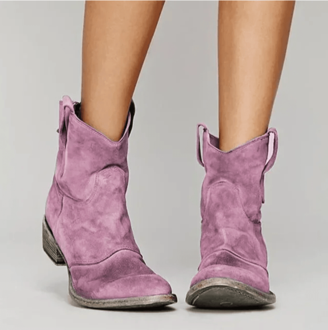 Svea – Boots i mjuk mocka med westernkänsla