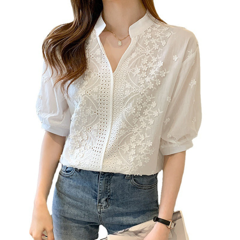 Maren – Broderad blus med raffinerade detaljer