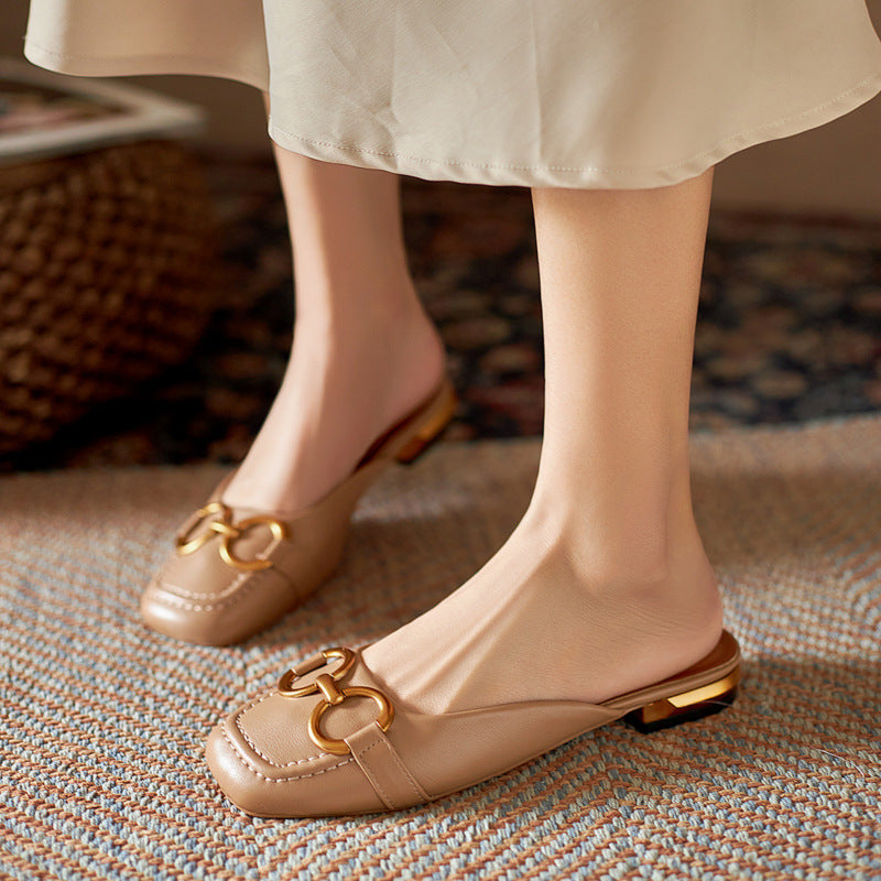 Dorea – Elegant loafers med guldigt detalj