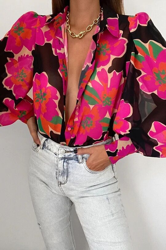 Yaraine – Lätt blus med botaniskt tryck