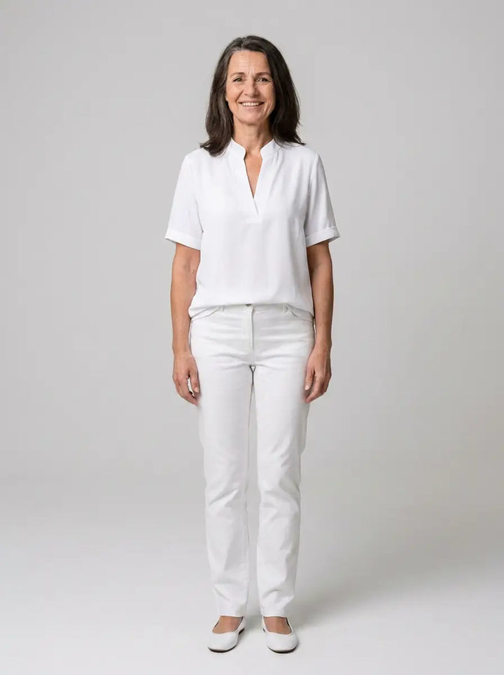 Novellea – Elegant blus med stilren V-ringning