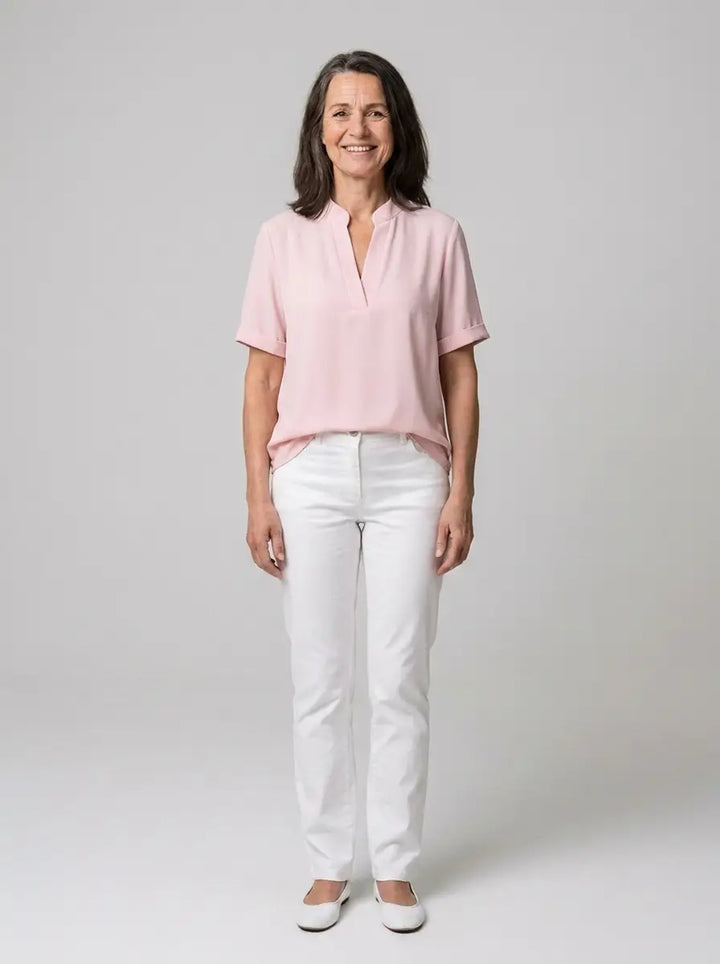 Novellea – Elegant blus med stilren V-ringning
