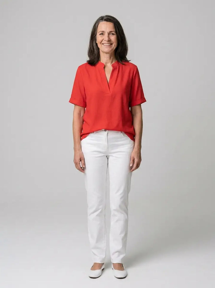 Novellea – Elegant blus med stilren V-ringning