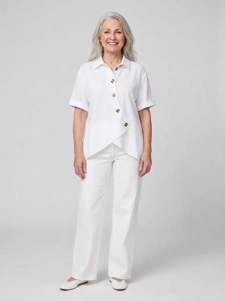 Ylvi – Blus med asymmetrisk design och elegant känsla