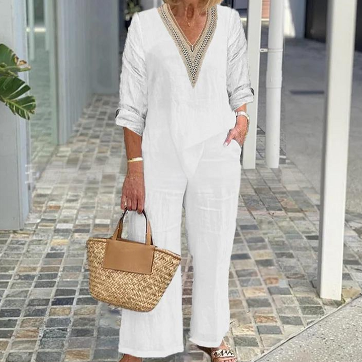 Sivora – Luftig jumpsuit med elegant V-ringning