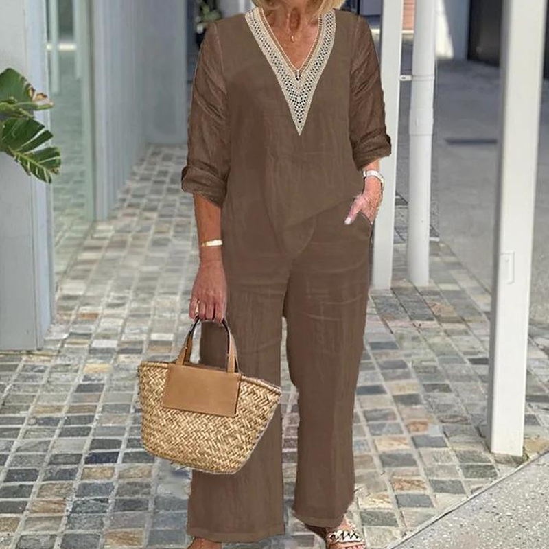 Sivora – Luftig jumpsuit med elegant V-ringning
