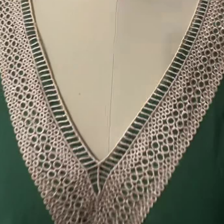Sivora – Luftig jumpsuit med elegant V-ringning